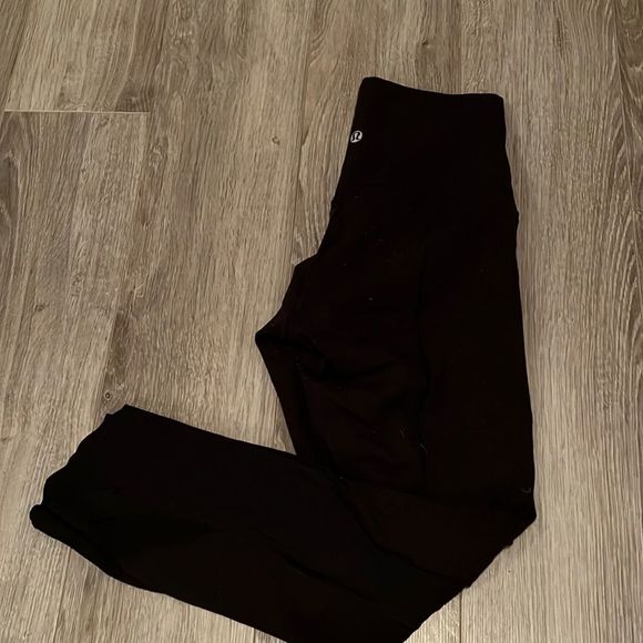 Lululemon black crop leggings - size 6 - Picture 1 of 3